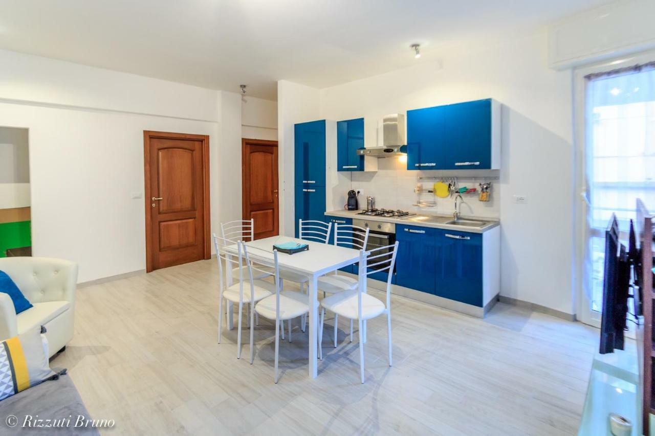 Appartamento Ristrutturato A Nuovo !!! Varazze Exteriör bild