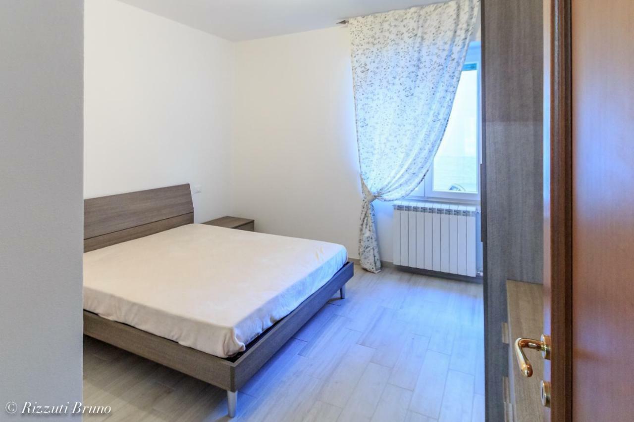 Appartamento Ristrutturato A Nuovo !!! Varazze Exteriör bild
